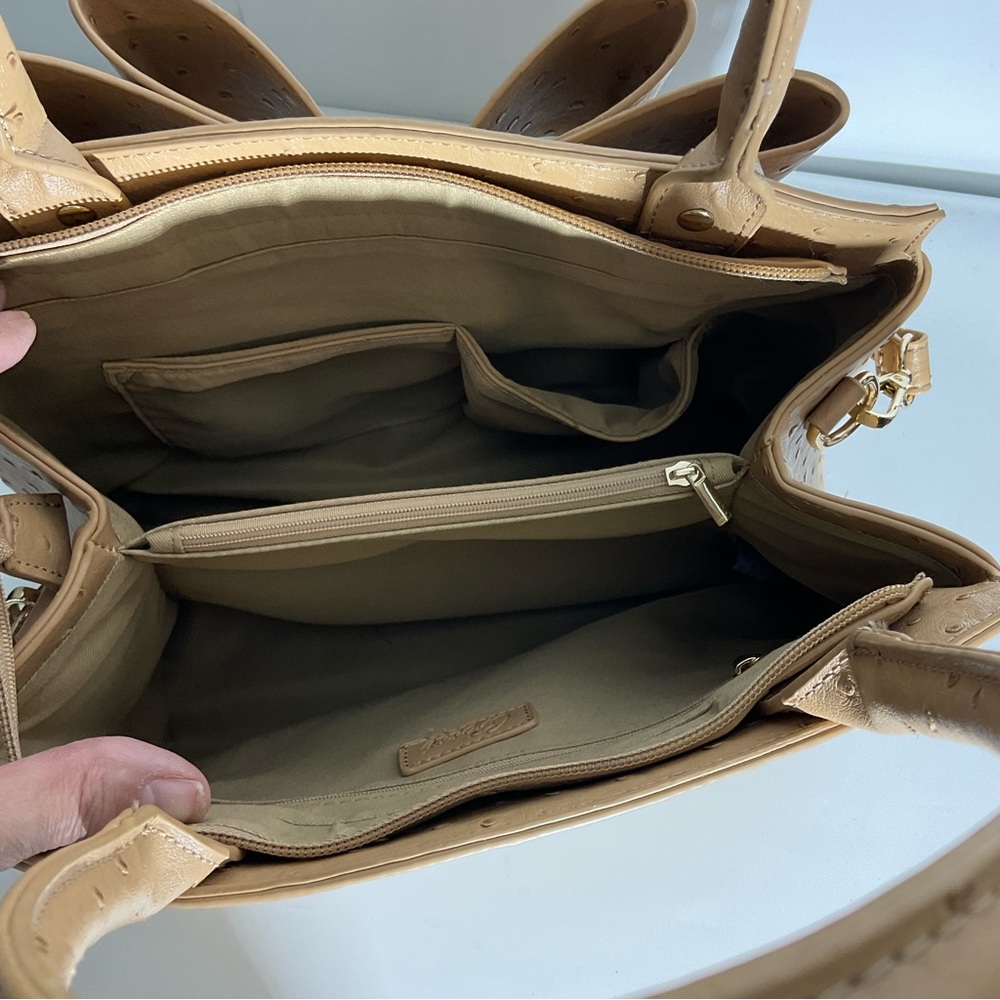 Crossi Woman’s Ostrich Faux Leather Bow Camel Tan Double Pocket Gold Zip Bag - Picture 12 of 16